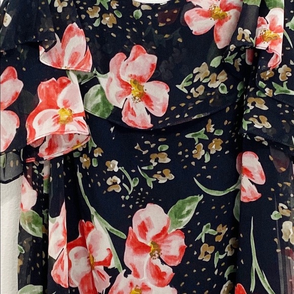 Cabi 5220 Cold Shoulder Top Medium - Picture 3 of 3